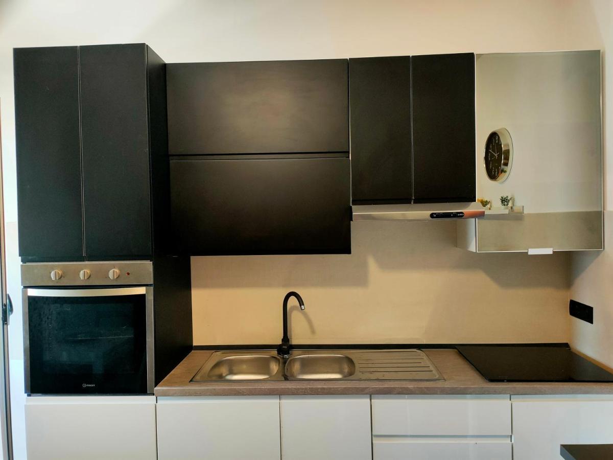 Seafront Suites Бари Экстерьер фото